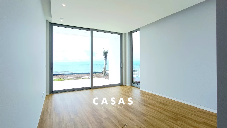 Moradia T4 para Venda em Estreito da Calheta Foto 38