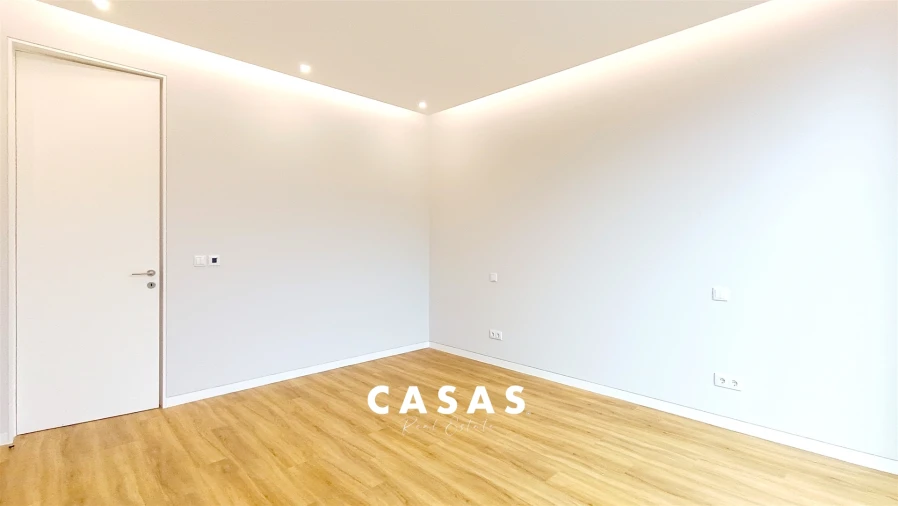 Moradia T4 para Venda em Estreito da Calheta Foto 44