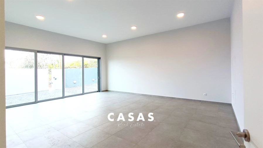 Moradia T4 para Venda em Estreito da Calheta Foto 48