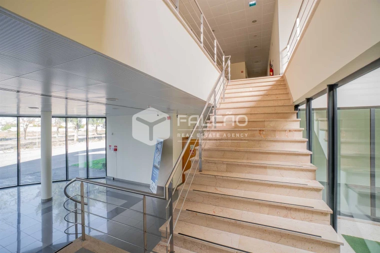 Armazém para Venda em Romeira e Várzea Foto 14