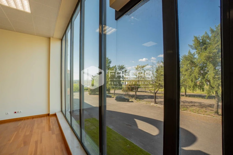 Armazém para Venda em Romeira e Várzea Foto 24