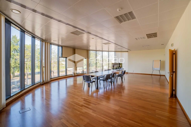 Armazém para Venda em Romeira e Várzea Foto 17