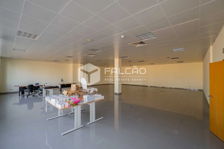 Armazém para Venda em Romeira e Várzea Foto 5