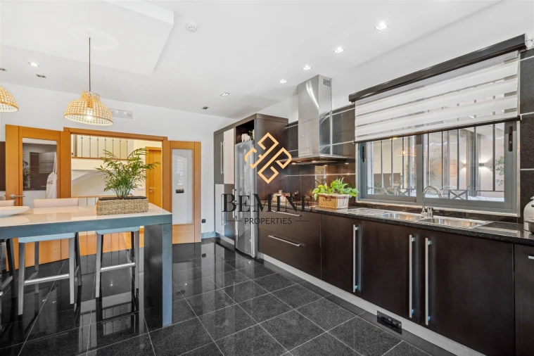 Moradia T3 para Venda em São Roque Foto 27