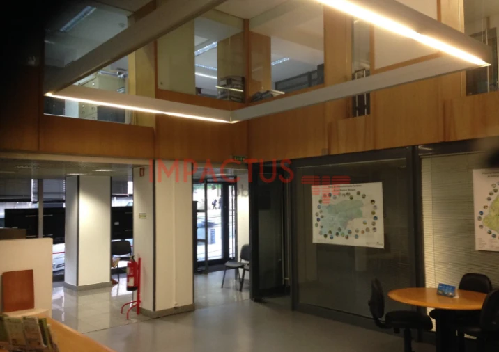 Loja para Venda em Santa Marinha e São Pedro da Afurada Foto 2