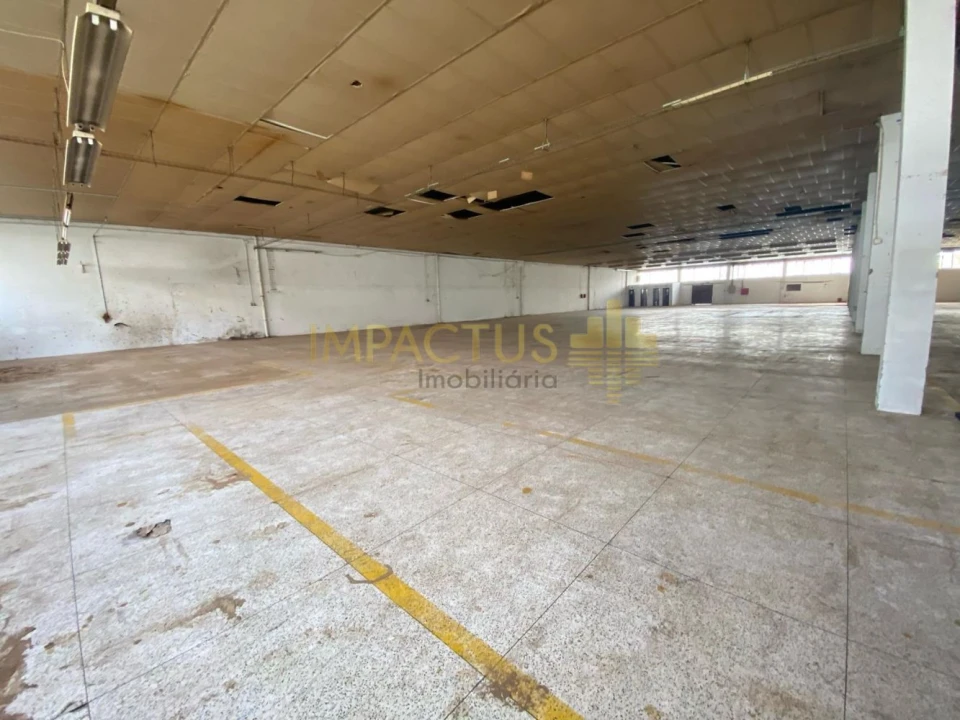 Loja para Arrendamento em Bougado (São Martinho e Santiago) Foto 2