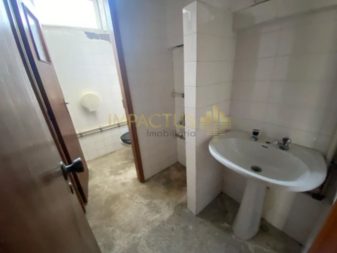 Loja para Arrendamento em Bougado (São Martinho e Santiago) Foto 23