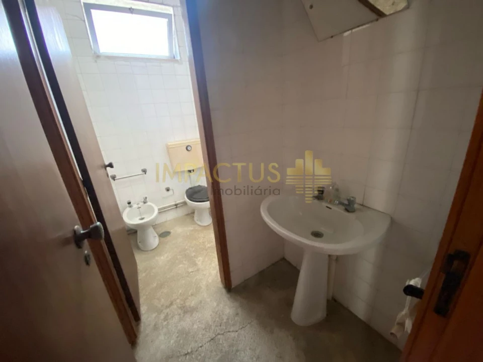 Loja para Arrendamento em Bougado (São Martinho e Santiago) Foto 9