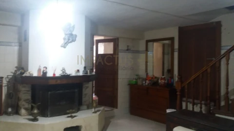 Moradia T6 para Venda em Castêlo da Maia