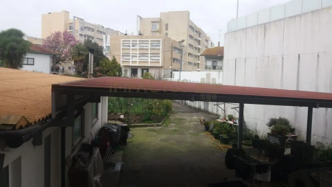 Moradia T6 para Venda em Castêlo da Maia