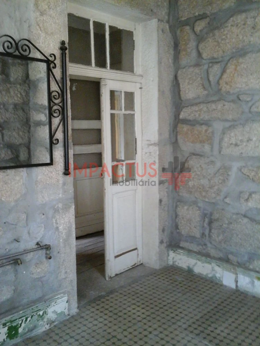 Moradia T6 para Venda em Castêlo da Maia Foto 9