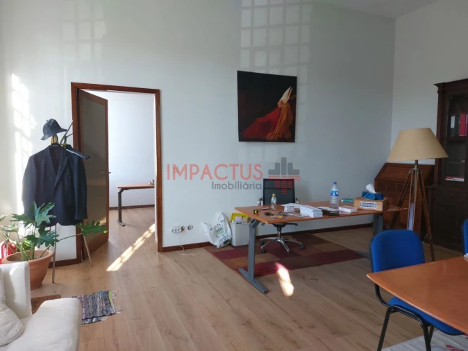 Loja para Arrendamento em Aveleda Foto 4