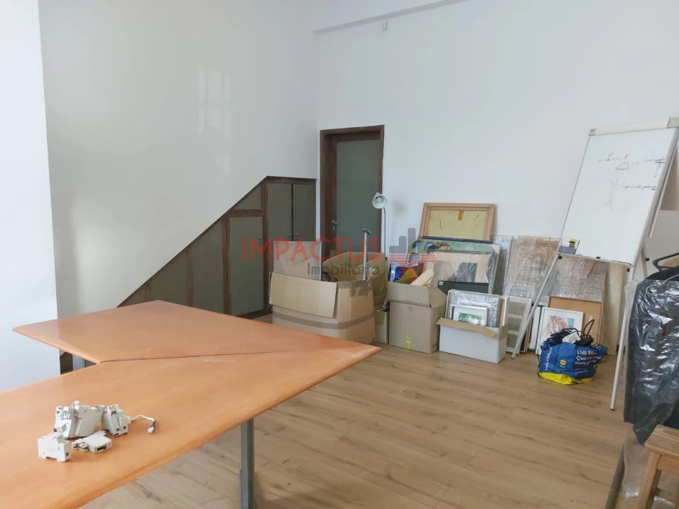 Loja para Arrendamento em Aveleda Foto 10