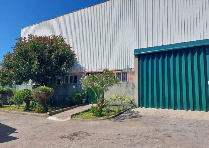 Loja para Arrendamento em Aveleda Foto 16