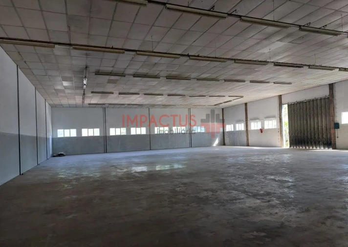 Loja para Arrendamento em Aveleda Foto 5