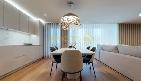 Apartamento T4 para Venda em Santa Marinha e São Pedro da Afurada