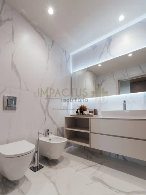 Apartamento T4 para Venda em Santa Marinha e São Pedro da Afurada