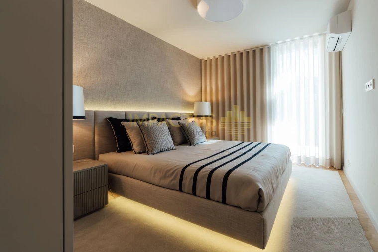 Apartamento T4 para Venda em Santa Marinha e São Pedro da Afurada Foto 20