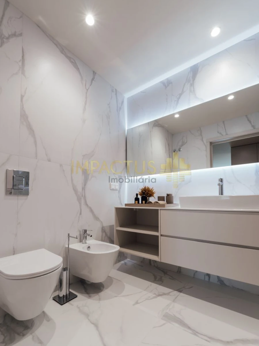 Apartamento T4 para Venda em Santa Marinha e São Pedro da Afurada Foto 26