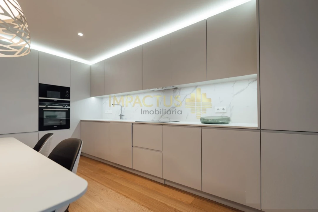 Apartamento T4 para Venda em Santa Marinha e São Pedro da Afurada Foto 13