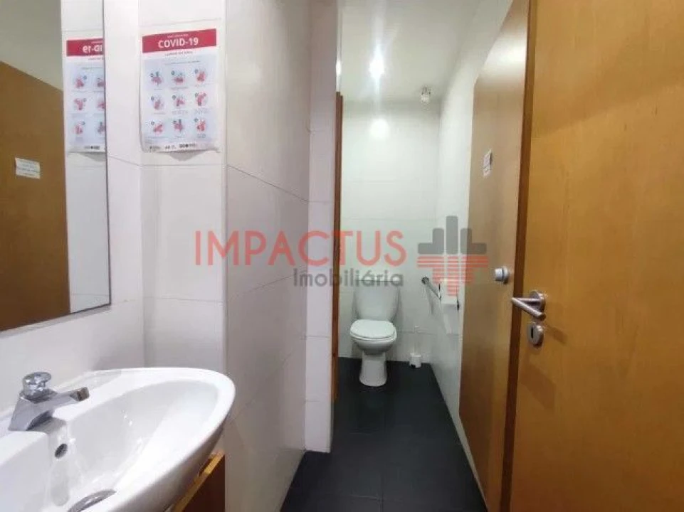 Loja para Trespasse em Matosinhos e Leça da Palmeira Foto 10