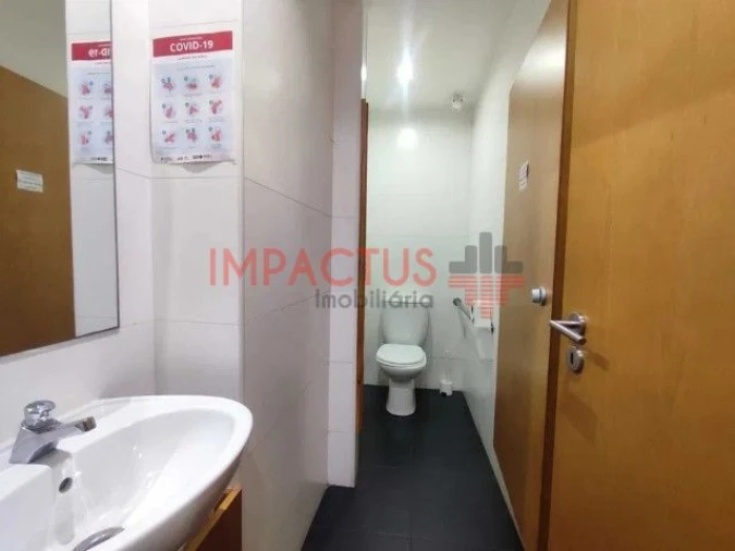 Loja para Trespasse em Matosinhos e Leça da Palmeira Foto 10