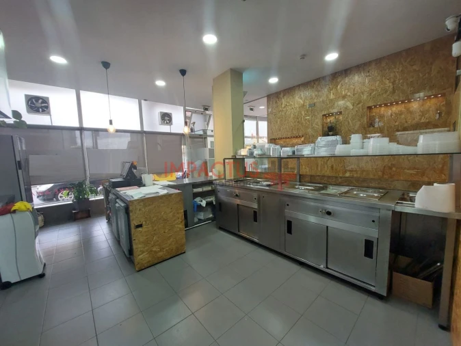 Loja para Trespasse em Fânzeres e São Pedro da Cova Foto 8