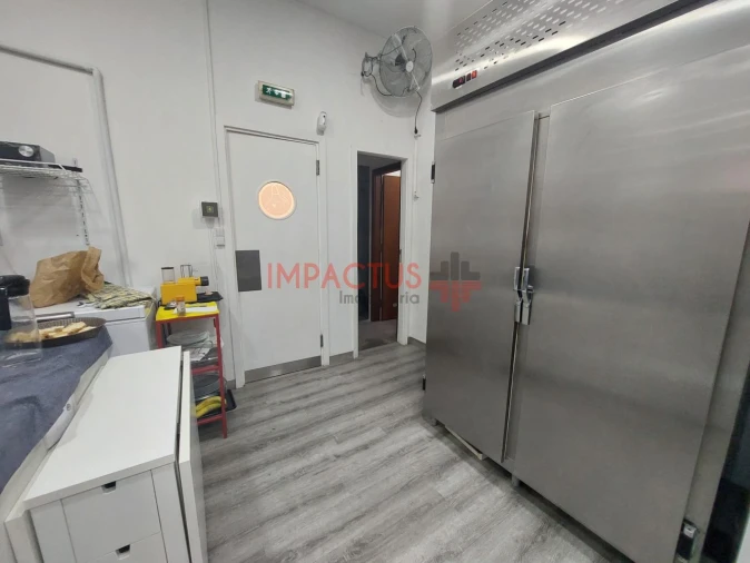 Loja para Trespasse em Fânzeres e São Pedro da Cova Foto 11