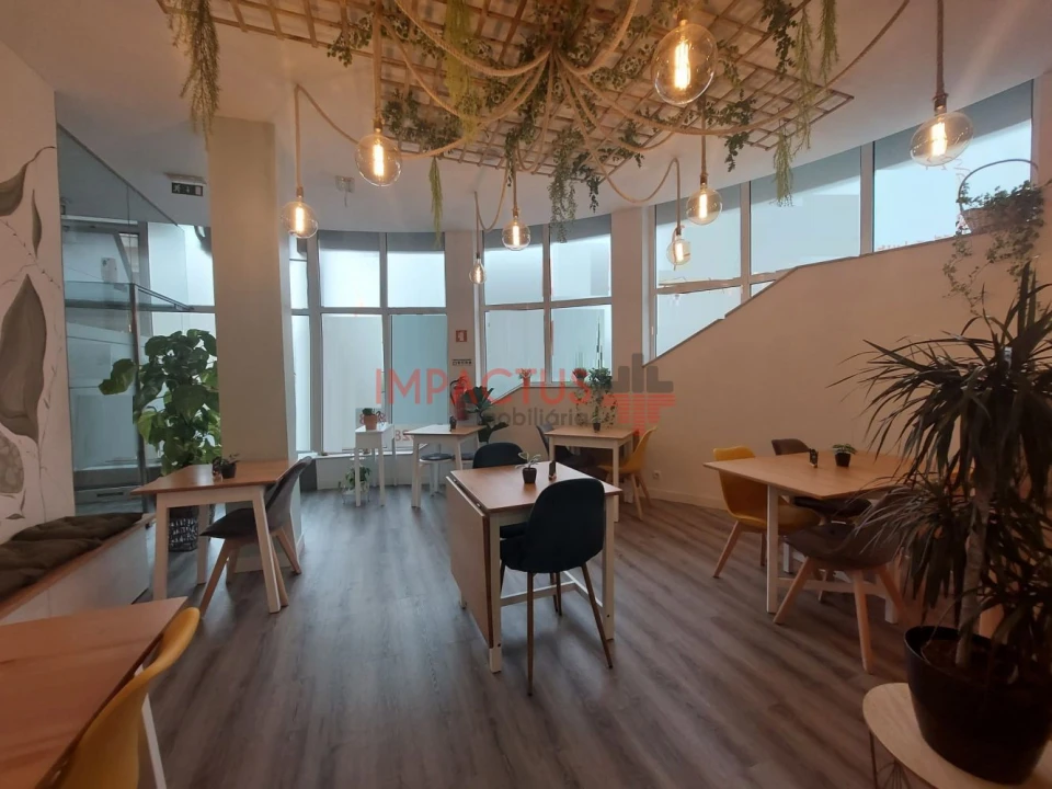 Loja para Trespasse em Fânzeres e São Pedro da Cova Foto 5