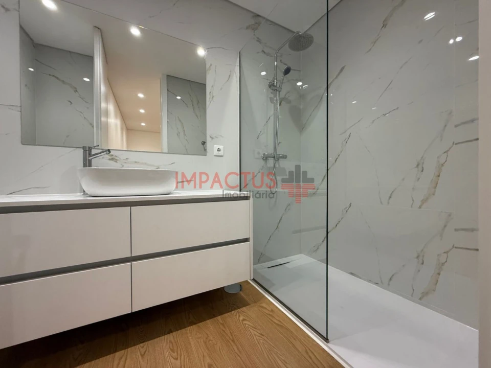 Moradia T6 para Venda em Macieira de Rates Foto 23