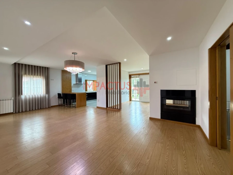 Moradia T6 para Venda em Macieira de Rates Foto 26