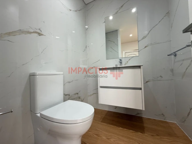 Moradia T6 para Venda em Macieira de Rates Foto 46