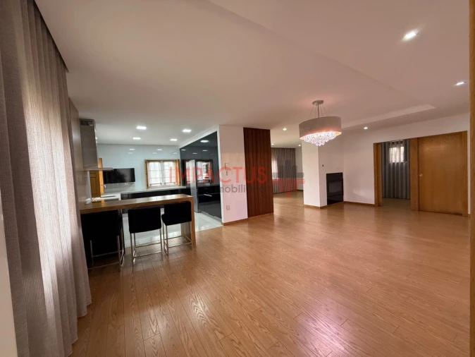 Moradia T6 para Venda em Macieira de Rates Foto 27