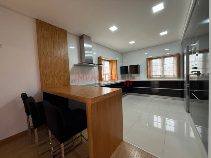 Moradia T6 para Venda em Macieira de Rates Foto 29