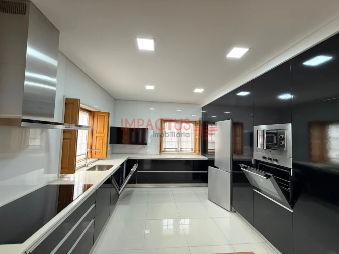 Moradia T6 para Venda em Macieira de Rates Foto 30