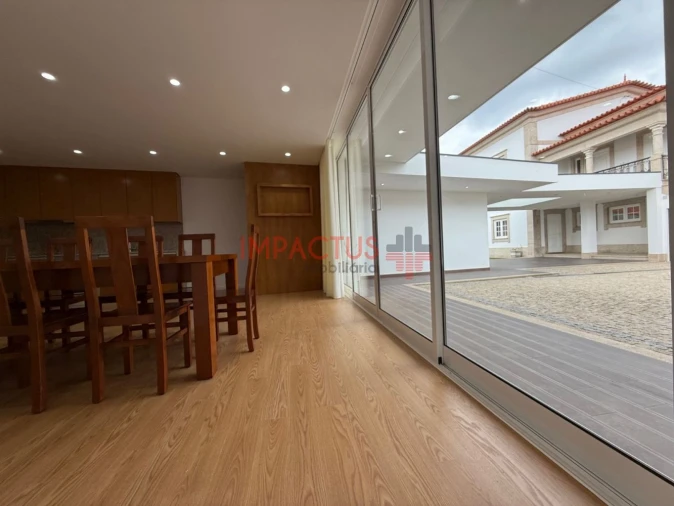 Moradia T6 para Venda em Macieira de Rates Foto 17