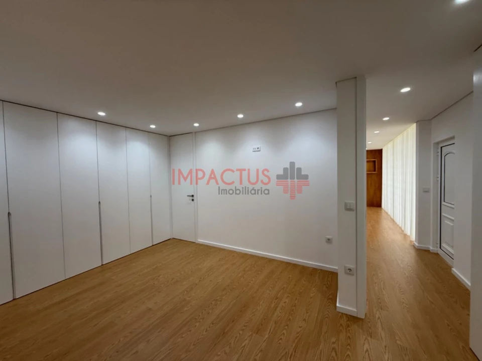 Moradia T6 para Venda em Macieira de Rates Foto 57