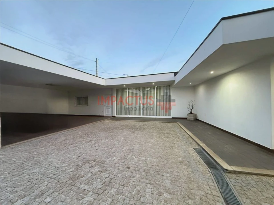 Moradia T6 para Venda em Macieira de Rates Foto 15