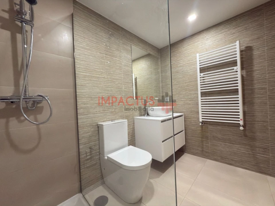 Moradia T6 para Venda em Macieira de Rates Foto 40