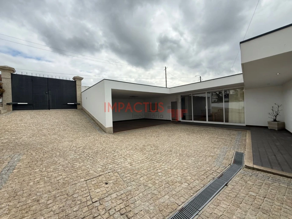 Moradia T6 para Venda em Macieira de Rates Foto 13