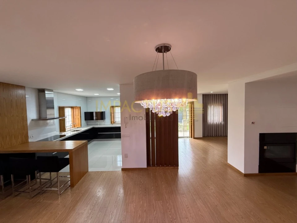 Moradia T6 para Venda em Macieira de Rates Foto 28