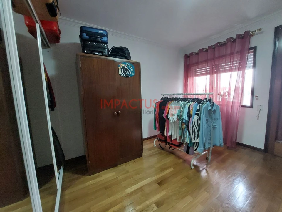 Moradia T4 para Venda em Cidade da Maia Foto 28