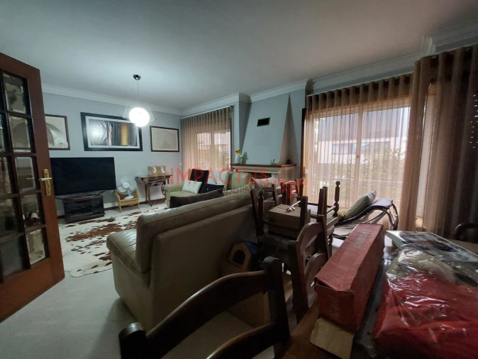 Moradia T4 para Venda em Cidade da Maia Foto 3