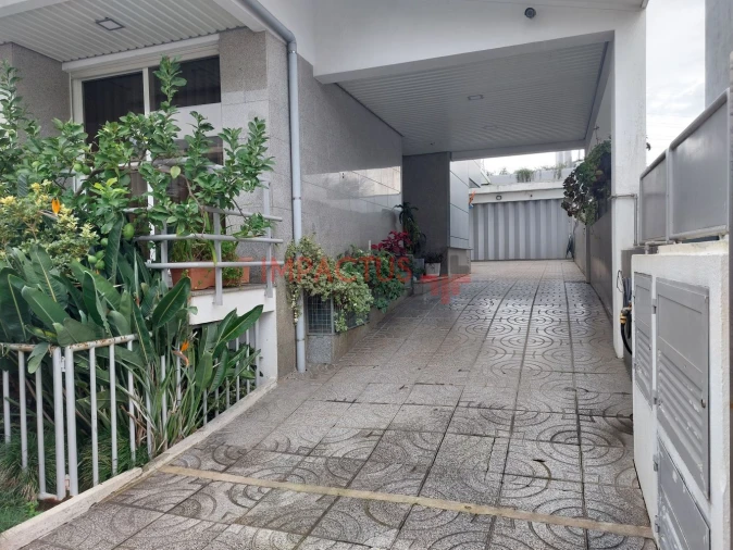 Moradia T4 para Venda em Cidade da Maia Foto 40