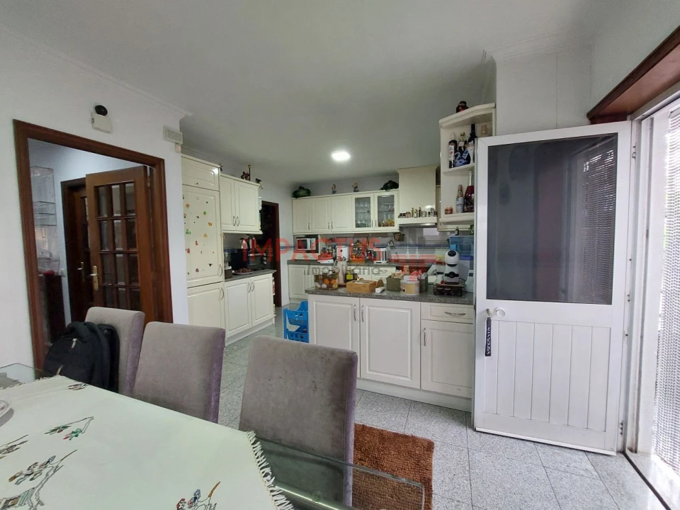 Moradia T4 para Venda em Cidade da Maia Foto 9