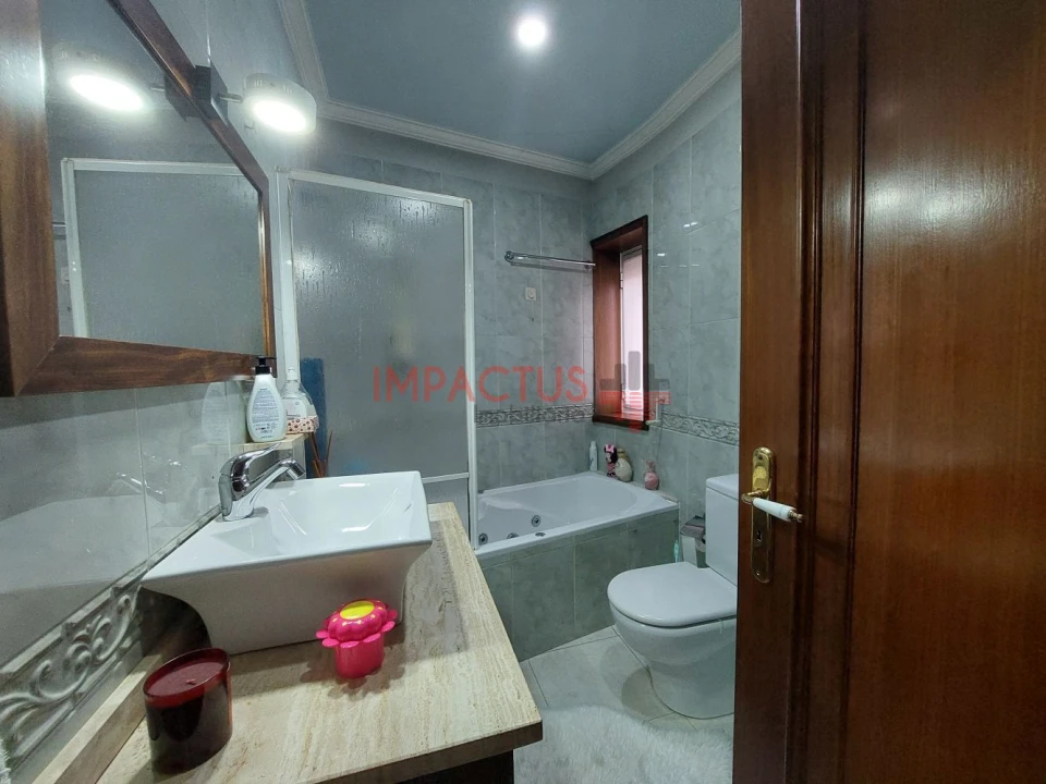 Moradia T4 para Venda em Cidade da Maia Foto 31