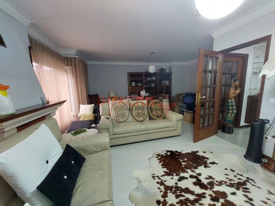 Moradia T4 para Venda em Cidade da Maia Foto 2