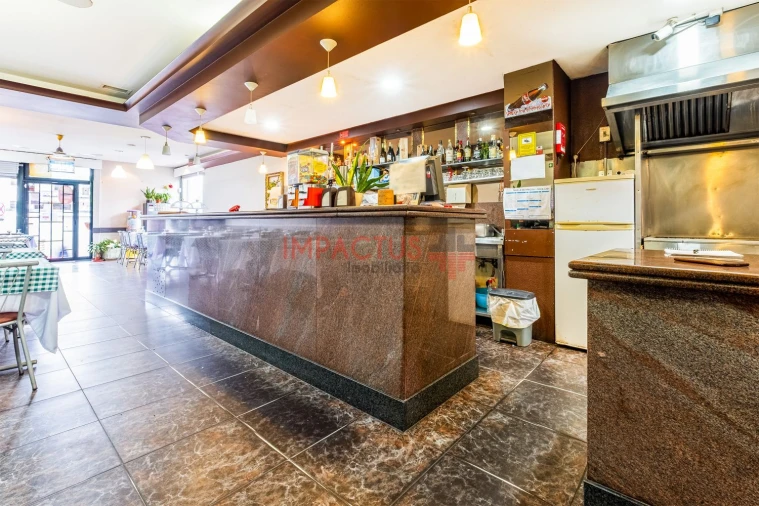 Loja para Venda em Castêlo da Maia Foto 14