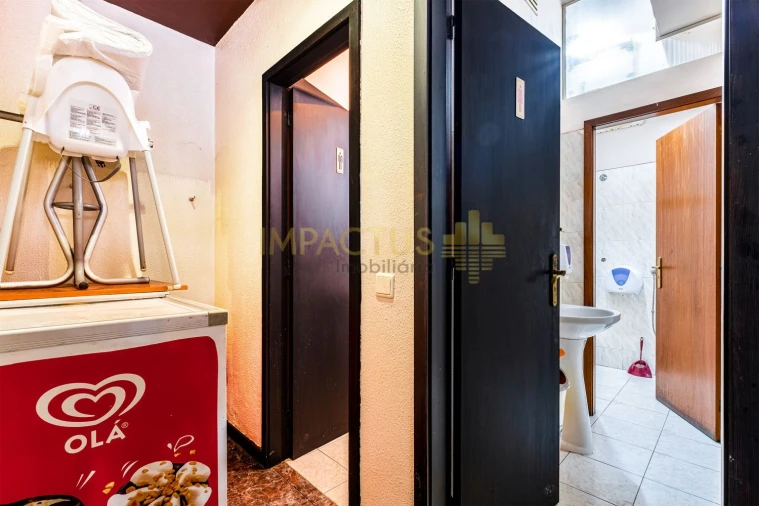 Loja para Venda em Castêlo da Maia Foto 18