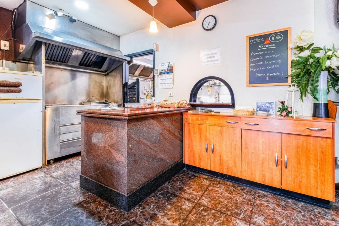 Loja para Venda em Castêlo da Maia Foto 12